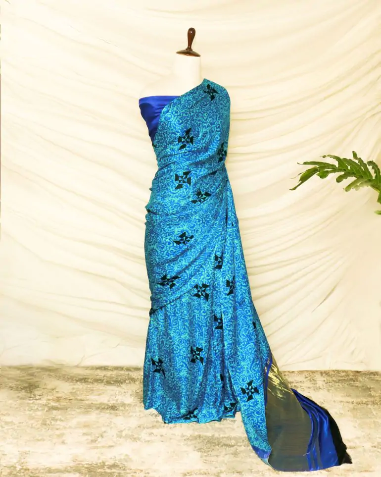 Pure Handloom Blue Gaji Silk Saree - Image 2