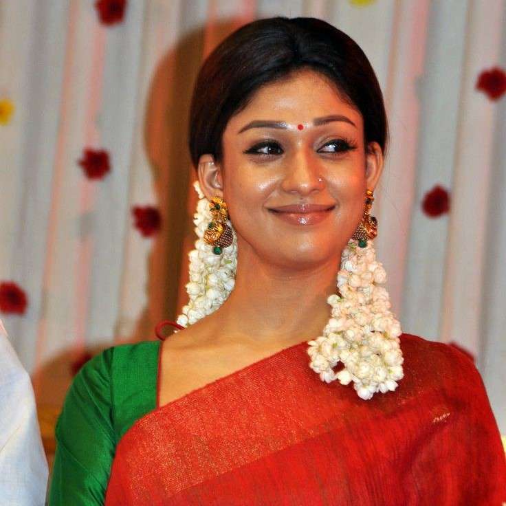 Fashion Perfection:Red Saree With Contrast Blouse!