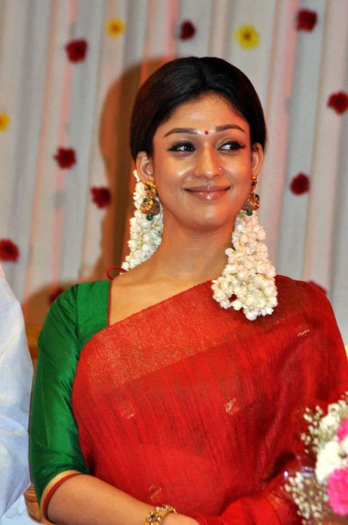 Fashion Perfection:Red Saree With Contrast Blouse!
