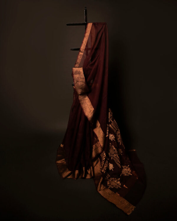 Cocoa Charm Brown Kota Cotton Zari Printed Saree, Full size 2