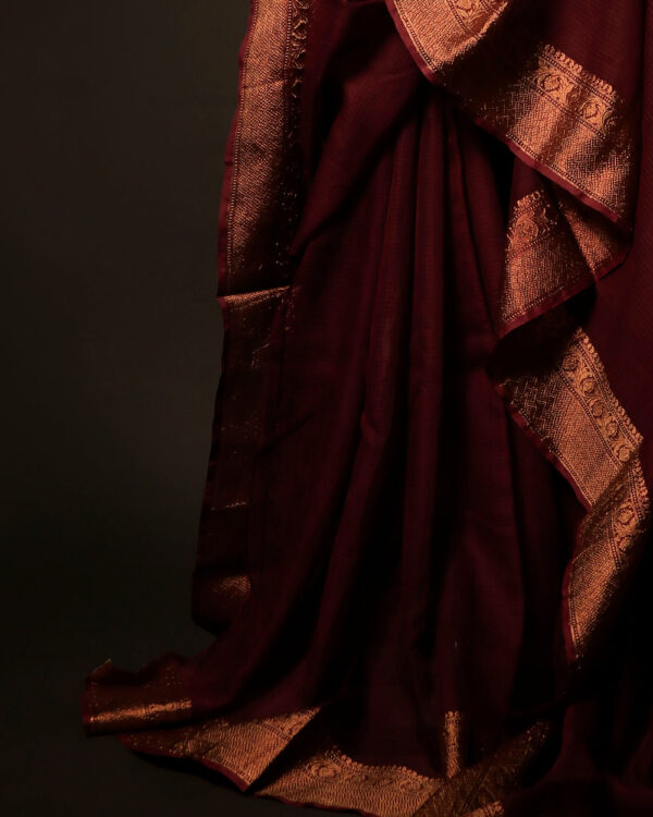 Earthen Elegance Brown Kota Cotton Zari Plain Saree, Bottom Side close up