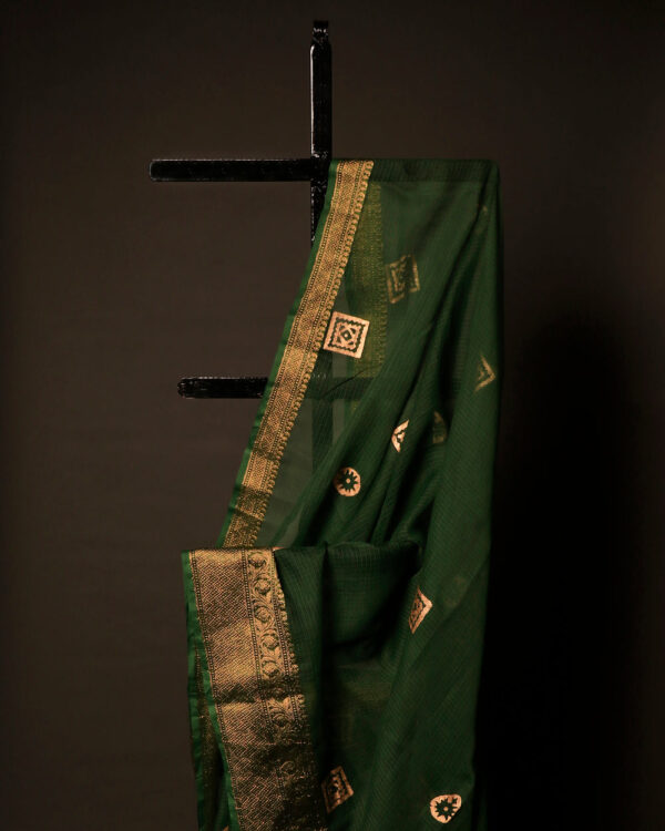 Emerald Enchantment Green Kota Cotton Zari Printed Saree, Top side close up