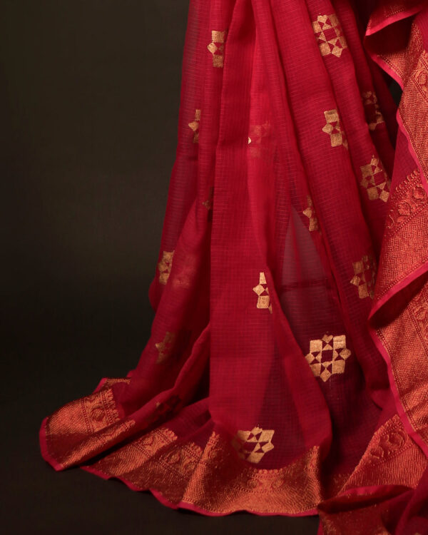 Rosy Radiance Pink Kota Cotton Zari Printed Saree, Bottom side close up