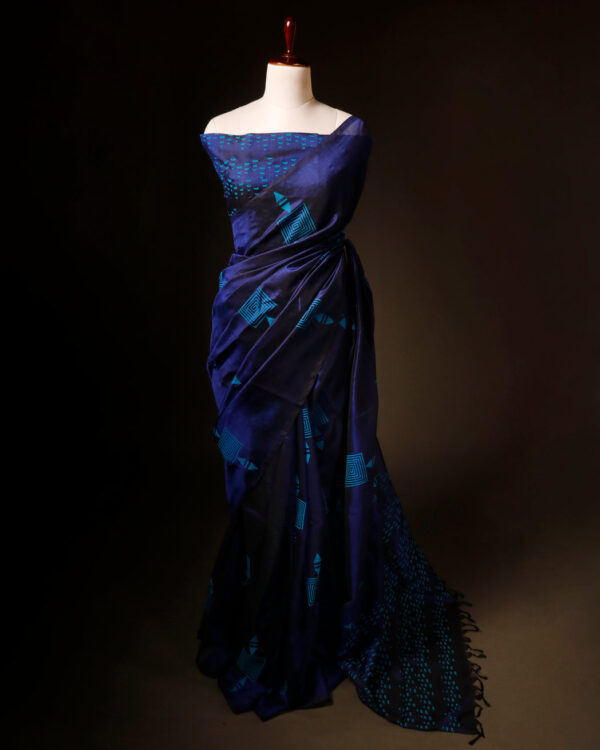 Midnight Elegance Ink Blue Handloom Silk Cotton Saree