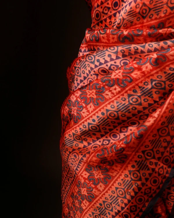 rn-image_picker_lib_temp_7bbf3ccd-85f7-4a54-a6a6-8d313d79eb07 Mystic Mocha Maroon and Black Printed Pure Organza Silk Saree