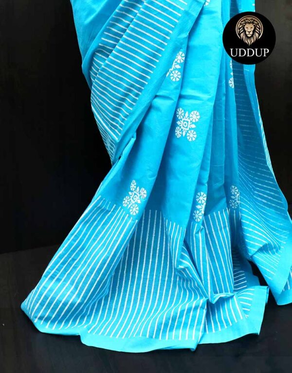 Blue Geometric Pattern Mul Cotton Saree & Best Mul Saree Deals